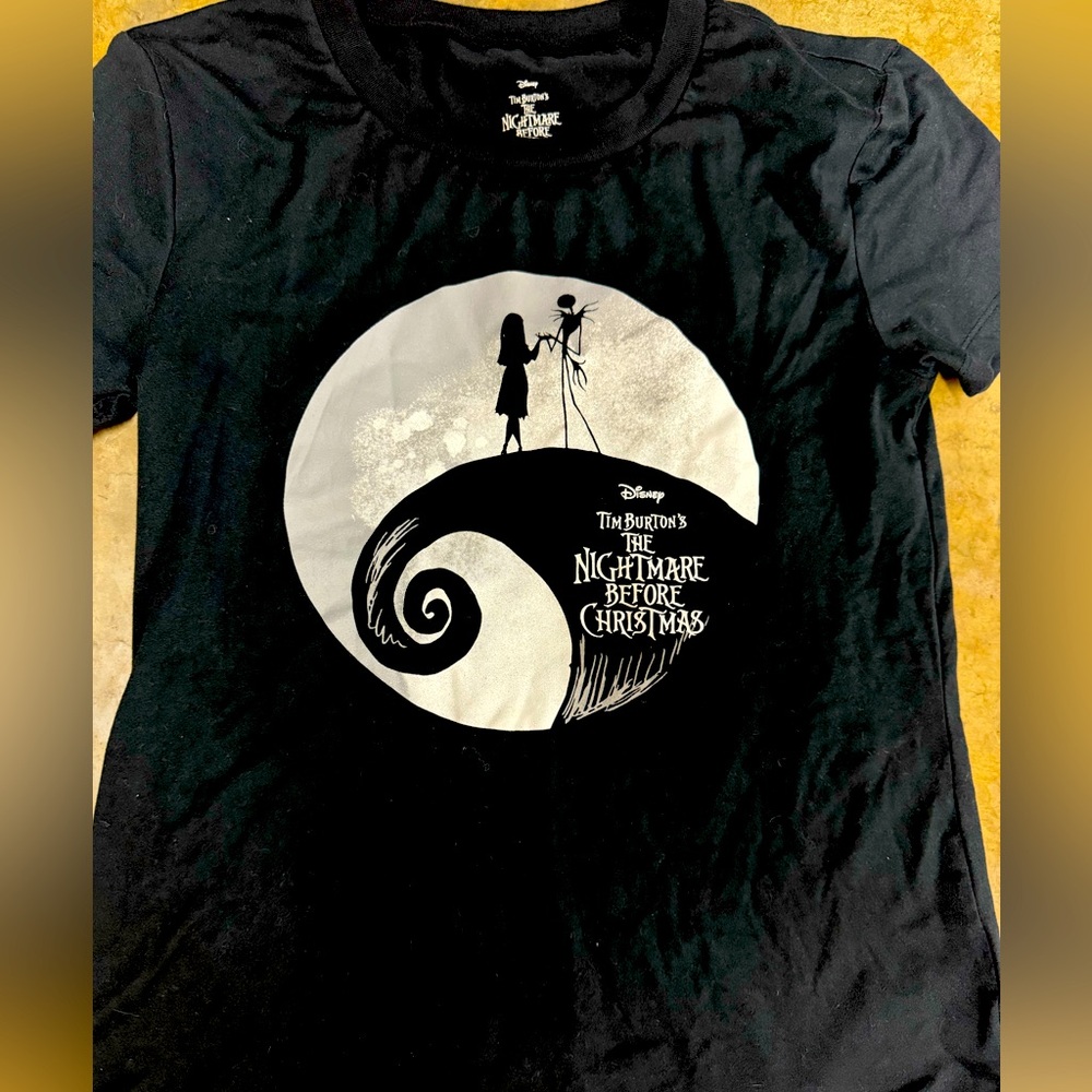 Junior / small lk nw no issues tee from smoke free home clean cond